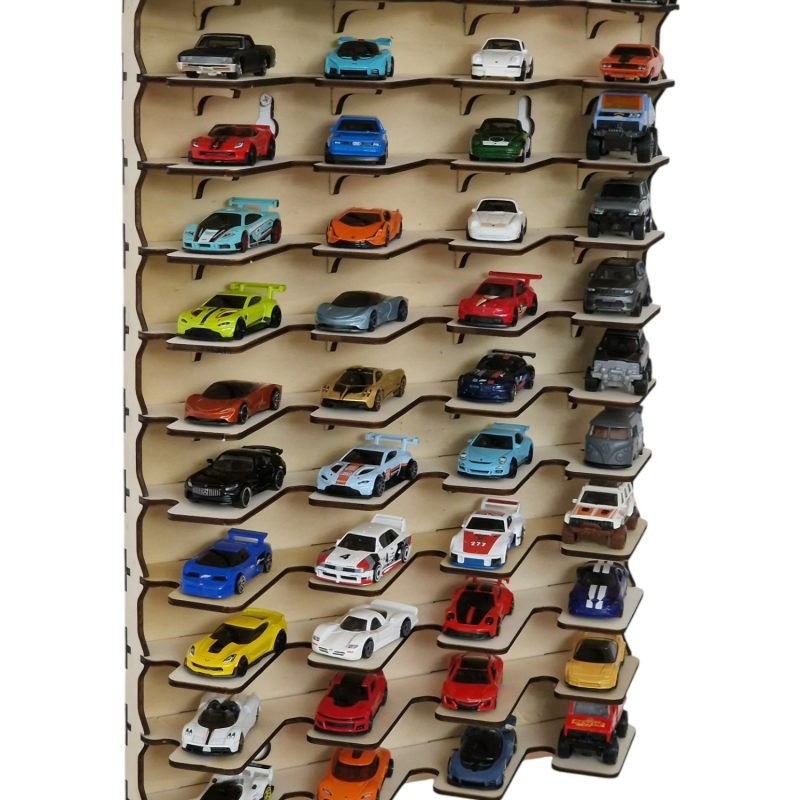 Raft la 45 grade pentru 44 de mașinuțe